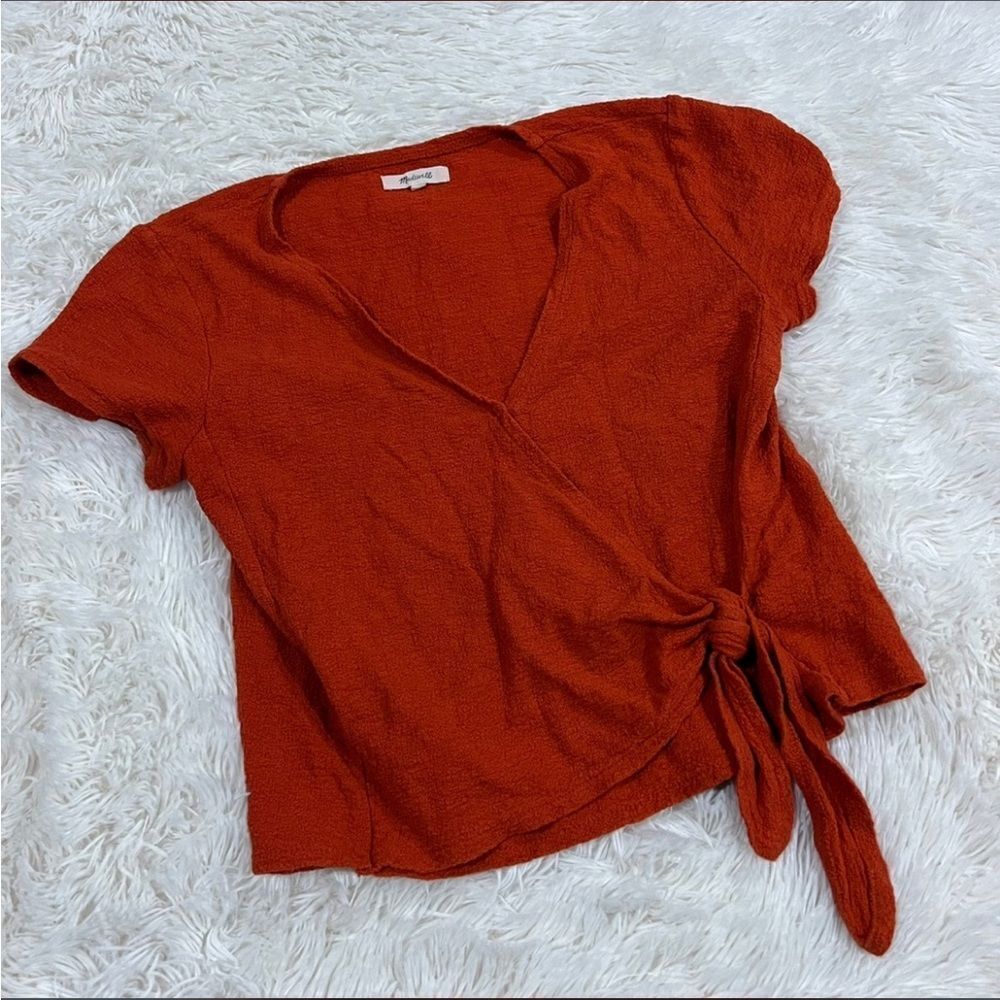 Madewell textured tie front blouse S